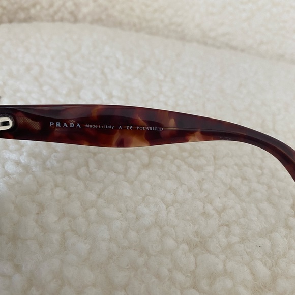 Brand new polarized prada sunglasses - Picture 5 of 5
